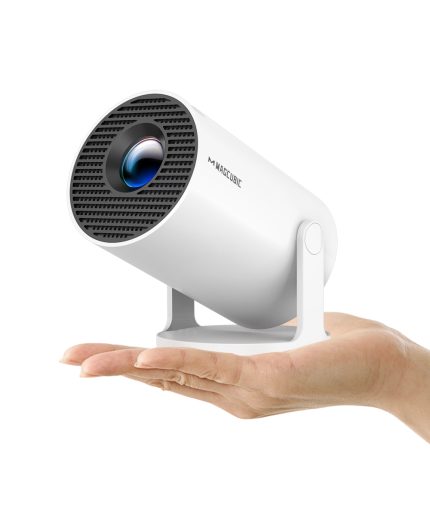 Mini vidéoprojecteur LED blanc tenu dans une main pour montrer sa taille compacte et portable.